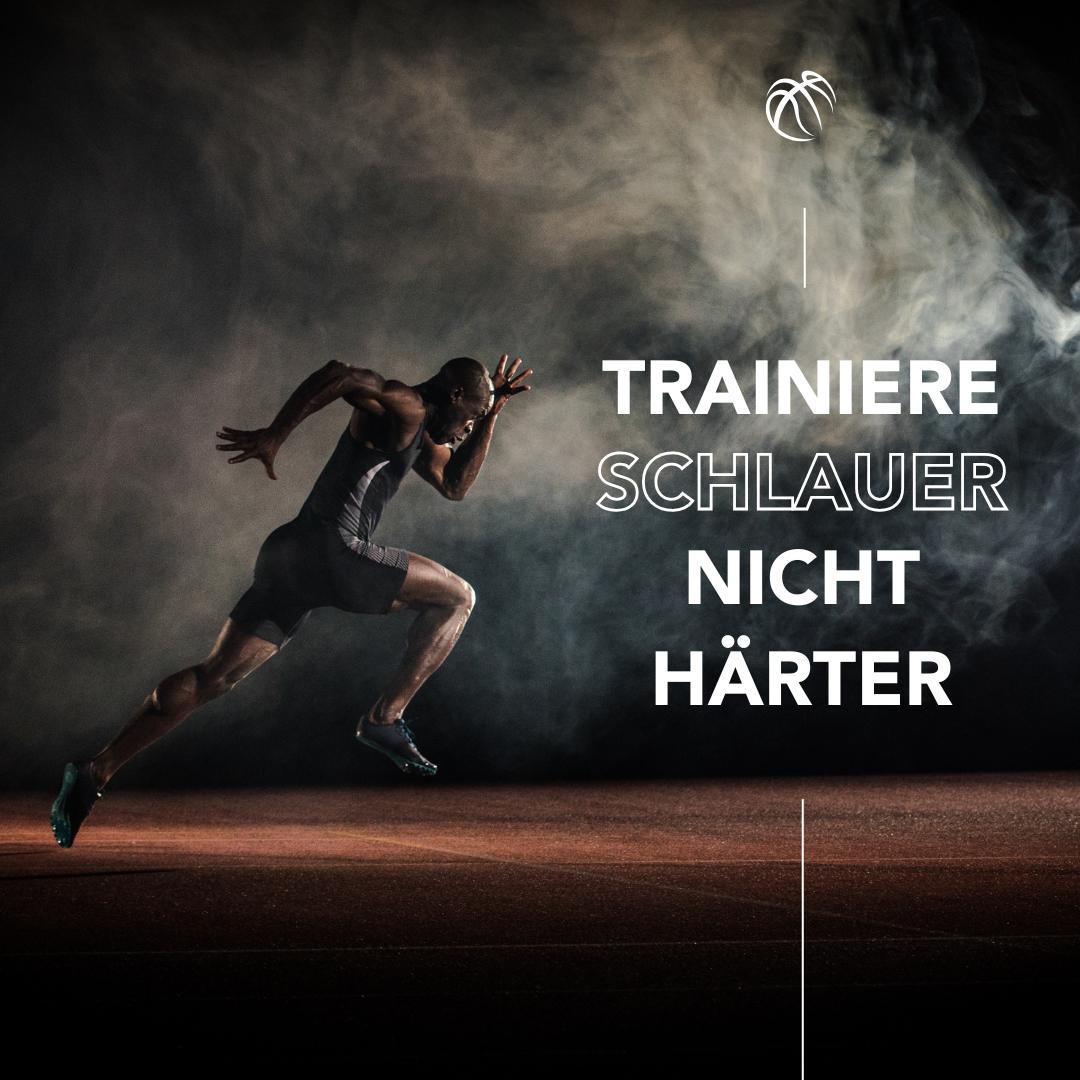 Athletischer Sprint als Symbol fuer intelligentes Muskelaufbau-Training